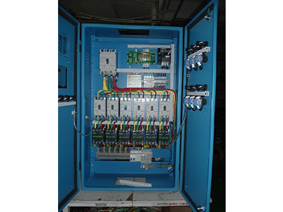 配电柜配电开关控制设备的创新研发与技术前沿